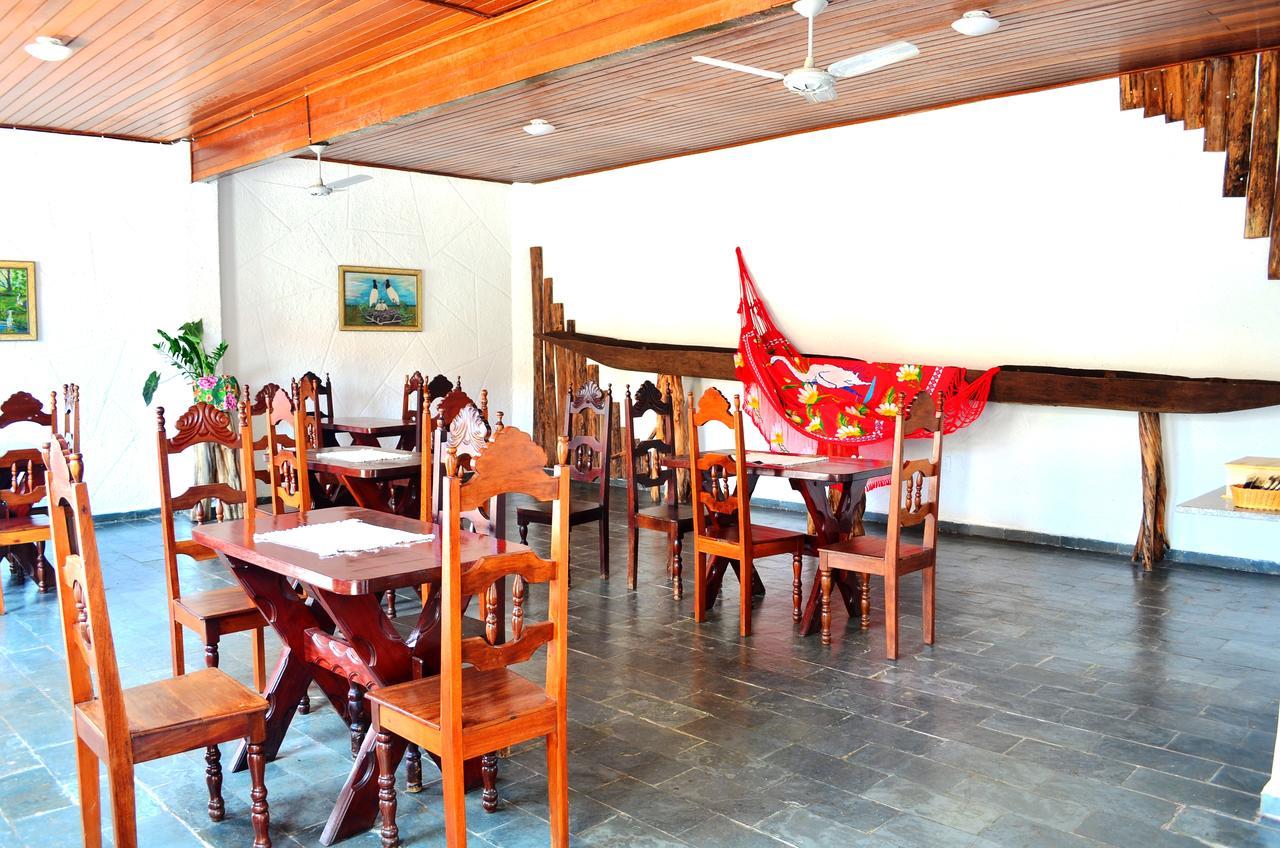 Canoas Hotel Poconé Εξωτερικό φωτογραφία